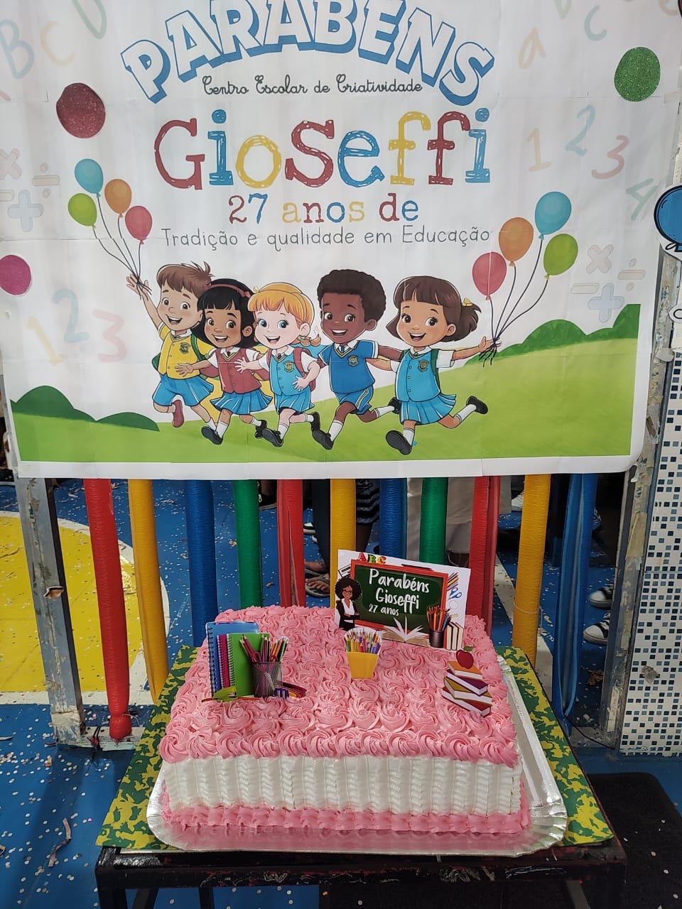 Aula de Ballet e Capoeira na escola